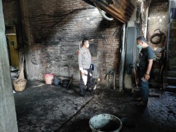 Pabrik Kerupuk di Ponorogo Terbakar