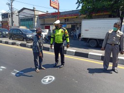 Terlindas Truk, Warga Pasar Kembang Surabaya Meningal di Taman Sidoarjo