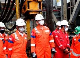 Dewan Komisaris Pertamina Tinjau Fasilitas Offshore Blok Mahakam