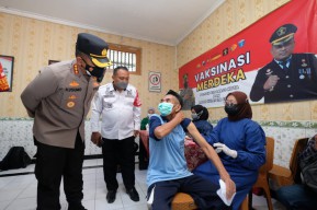 Seluruh Napi di Lapas Sidoarjo Tuntas Jalani Vaksinasi