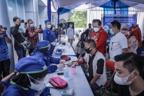 Bupati Hendy Apresiasi BCA Gelar Vaksinasi Untuk Warga Jember