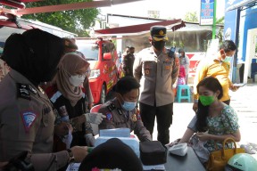 Polresta Sidoarjo Gelar Razia Vaksin di Jalan Waru