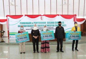 Bantu Selesaikan Tugas Akhir Mahasiswa, Pemkab Bojonegoro Kucurkan Beasiswa