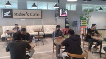 Komunitas Honda Jatim Peringkat 4 Besar Honda Community eSports Competition 2021