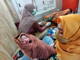 Perempuan Asal Bawean Lahirkan Bayi dalam Pelayaran