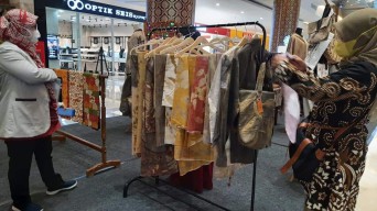 Akrabkan Batik Ke Masyarakat, PT Smelting Gelar Pameran Batik
