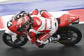 Pebalap Moto 3 Mario Suryo Aji Dapat Hadiah Honda NSF 250 dari Kapolda Metro