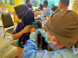 DPD Partai Golkar Kota Pasuruan Bantu Percepatan Vaksinasi