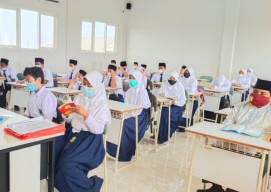 Kiat MTS Nurul Islam Cegah Klaster Sekolah dengan Sterilisasi Usai KBM