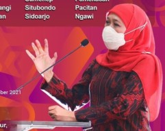 Gubernur Khofifah Imbau Masyarakat Tak Pilih-pilih Jenis Vaksin Covid-19