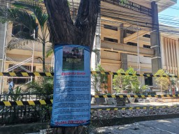 Pamflet Seruan Tuntutan Buktikan Pengembalian Uang Seragam Wali Murid Ini Plt Dinas Pendidikan : Itu Sebagai Motivasi dan Pengawasan Dinas 