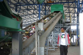 Atasi Masalah Sampah, DLHK Sidoarjo Meminta Warga Mengurangi Produksi Sampah Rumah Tangga