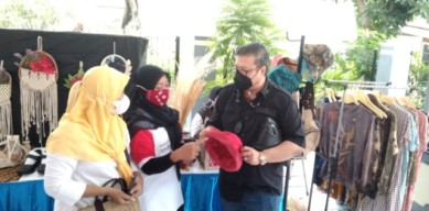 Kunjungi Bazar UMKM, John Thamrun: UMKM Salah Satu Pilar Ekonomi Indonesia