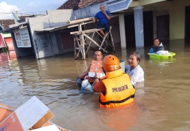 Mensos Risma Marah-Marah Saat Sidak Banjir Gresik, Begini Jawaban Kepala BPBD Gresik