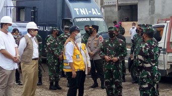 Panglima TNI Serahkaan 53 Unit Rumah Kepada Ahli Waris Pahlawan KRI Nanggala 402