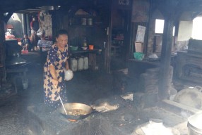 Warung WTS di Sidoarjo ini Jadi Jujugan Penikmat Kuliner