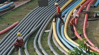 Demi Mencegah Kebakaran Saluran Kabel Tegangan Tinggi, PLN Kerjasama dengan Pelindo Marine Service