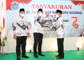 Yuhronur Sebut Peran Guru Tak Akan Bisa Terganti dengan Teknologi