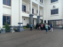 Terjatuh dari Lantai 3 Gedung Pemkab Tuban, Tukang Service AC Tewas