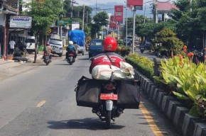 Viral, Motor Plat Merah Asal Ponorogo Untuk Ngurir