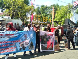 Elemen Masyarakat di Nganjuk Gelar Orasi Hari Anti Korupsi