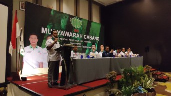 Harga Minyak Goreng Masih Tinggi, Komisi Dua DPRD Gresik Desak Diskoperindag Lakukan Riset Pasar Untuk Turunkan Harga