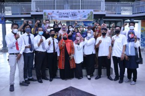 Gresik Dapat Tugas dari Arumi Bachsin Kembangkan Potensi UMKM dan Wisata Halal