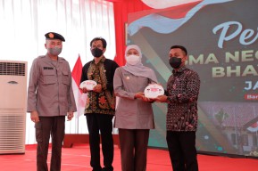 Gubernur Khofifah Resmikan SMAN 2 Taruna Bhayangkara Jatim di Banyuwangi