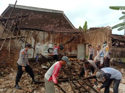 Disapu Angin, Rumah Janda Magetan Ambruk