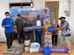 PT Smelting Kirim Bantuan Kebutuhan Dasar kepada Korban Erupsi Gunung Semeru