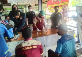 Sopir, Kenek dan Kondektur Bus di Terminal Rajekwesi Bojonegoro Dites Urine, Begini Hasilnya