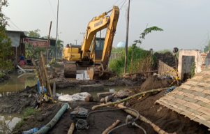 Semburan Gas di Desa Banjarasri Tanggulangin Sidoarjo Membuat Warga Panik