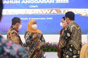 Gubernur Khofifah Minta Bupati/Walikota Kawal Proses Percepatan Pencairan Anggaran