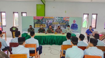 Kodam Brawijaya Sosialisasikan Rekrutmen TNI-AD di Ponpes Bahrul Ulum Jombang