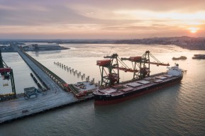 Pelindo Bakal Alihkan Pengelolaan Terminal Peti Kemas ke PT TPK