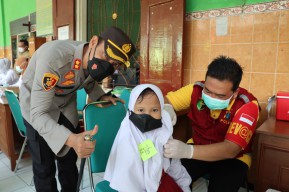 Kapolres Tulungagung Hadiri Kick Off Vaksinasi Covid 19 Untuk Anak Usia 6-11 Tahun