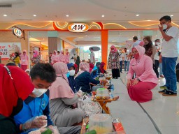 Mahasiswa Unair Ajak 40 Siswa SLB Gresik Asah Keterampilan