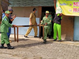 Pemdes Sumberrame Bongkar Sejumlah Warung Demi Proyek, Anggota DPRD Gresik : Sangat Disesalkan