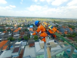 Jaga Keandalan di Musim Hujan, PLN Lakukan Preventive Maintenance pada Jaringan SUTT