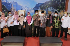 Era Digitalisasi, Satu Per Satu Sekolah di Gresik Transformasi Literasi Digital