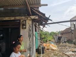 Puluhan Rumah di Wedoroanom Gresik Rusak Disapu Angin
