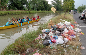 Ganggu Pandangan, Sampah Menumpuk di Desa Sidokepung, Kecamatan Buduran Sidoarjo