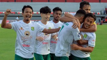 Samsul Arif Lakukan Hatrick Untuk Kemenangan Persebaya 3-2 Lawan Persikabo