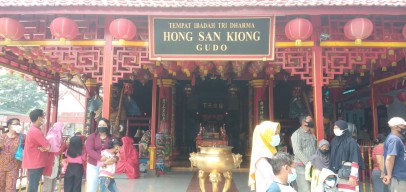 Melihat Pertunjukan Wayang Potehi di Kota Santri