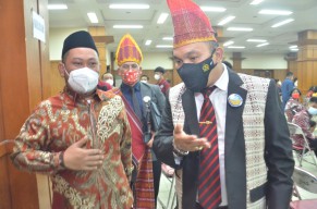 Ribuan Umat Kristiani di Gresik Rayakan Natal Bersama