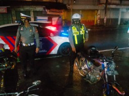 Gelar Patroli Jelang Valentine Day di Tulungagung, Polisi Sasar Anak-anak Mudah