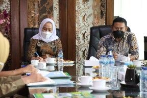 Bupati Anna dan Yuhronur Efendi Adakan Pertemuan Bahas Waduk Pejok Bojonegoro