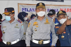 Pimpin Apel di Dishub, Pak YES Tanda Tangani Office Branding