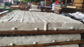 Harga Kedelai Semakin Mahal, Perajin Tahu di Gresik Sepakat Naikkan Harga