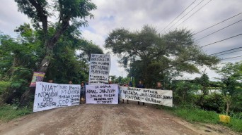 Jalan Tak Kunjung Beres, Pemuda Desa Sumberrejo Manyar Gresik Kembali Protes